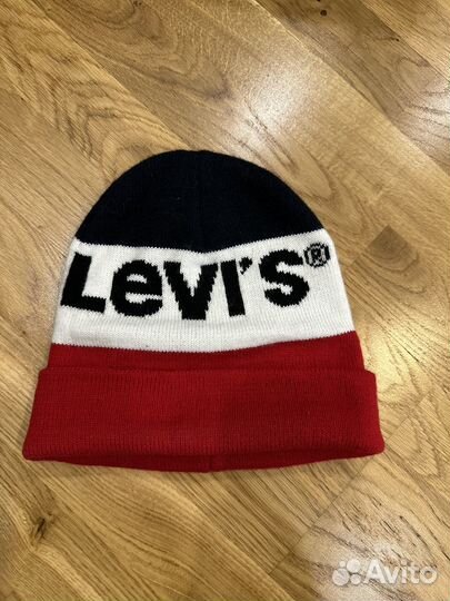 Шапка levis