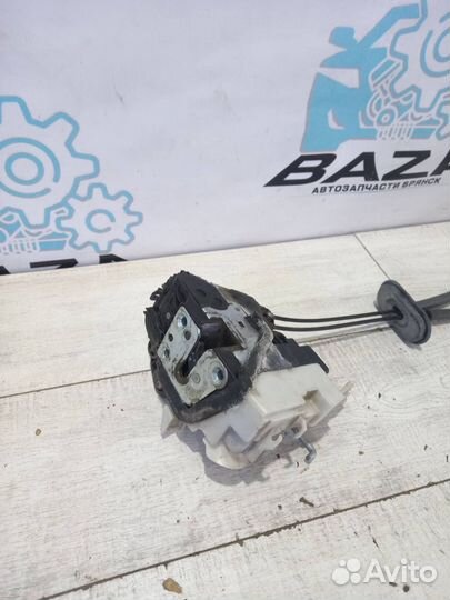 Замок двери передней правой Kia Cerato 3