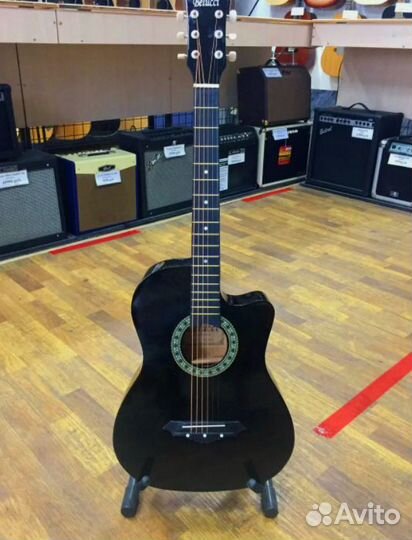 Гитара черная