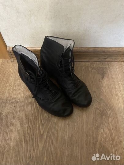 Ботинки для народных танцев