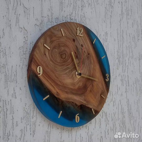 Часы из эпоксидной смолы от производителя