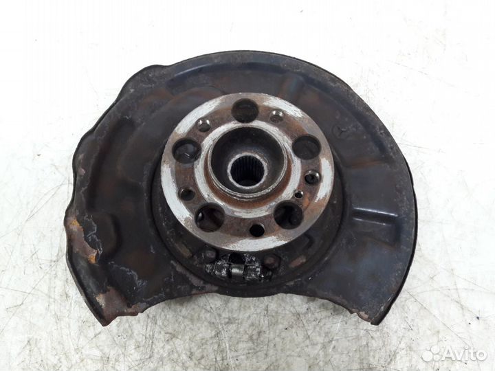 Кулак поворотный задний правый Mercedes W211