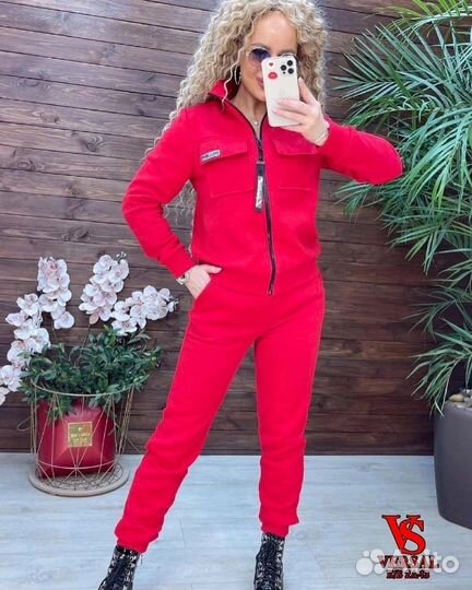 Костюм спортивный