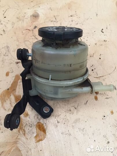 Бачок гидроусилителя toyota camry V30 V40