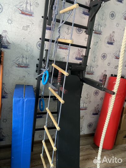 Шведская стенка с турником и брусьями