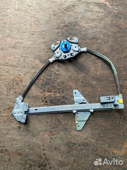 Доводчик механический левой двери peugeot 307 308