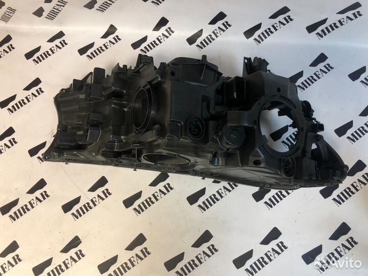 Левый корпус фары BMW 7 series G11 2015-2019 Led