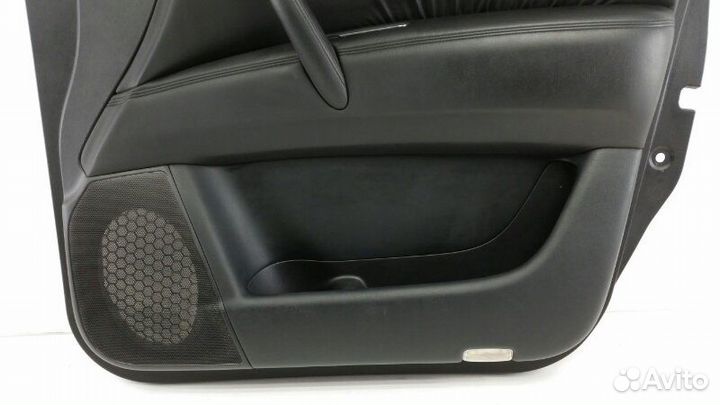 Обшивка двери передняя правая Nissan Patrol Y62