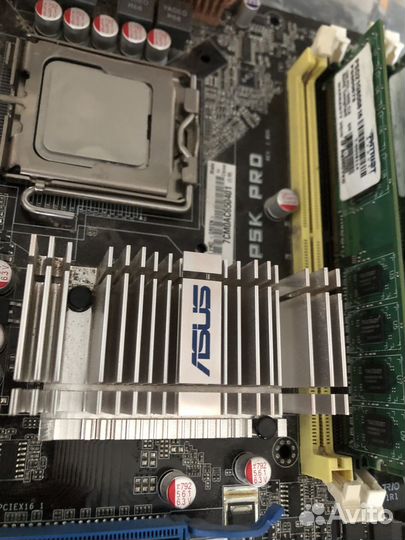 Материнская плата с процессором и памятью