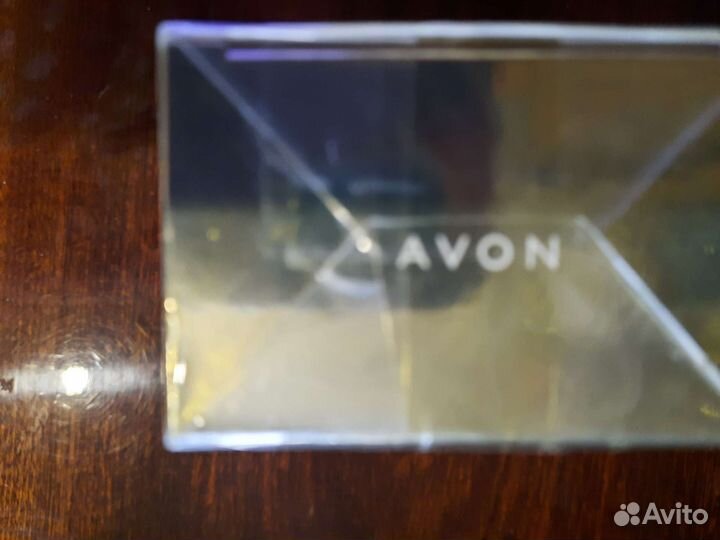 Парфюмированная вода женская Attraction, от Avon