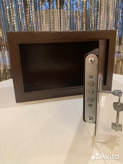 Шкаф пистолетный