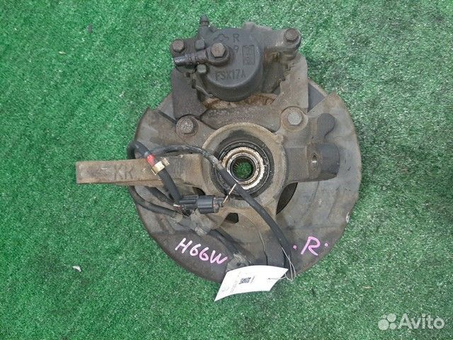 Кулак поворотный правый Mitsubishi Pajero Pinin