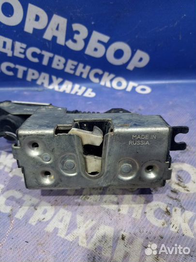 Передний правый замок двери Chevrolet Niva