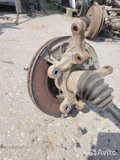 Поворотный кулак правый chevrolet aveo t 300