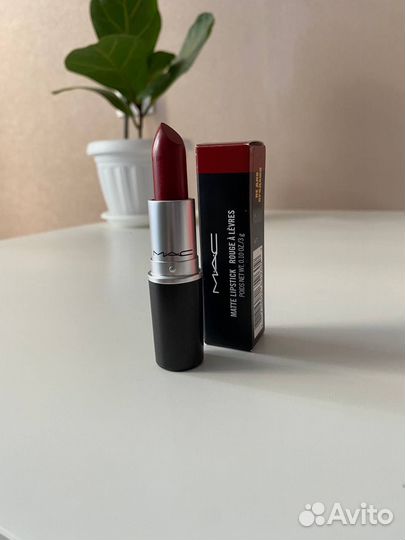 Губная помада MAC matte lipstick