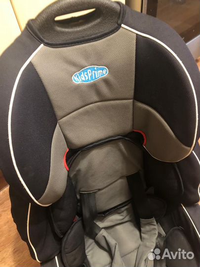 Автомобильное кресло