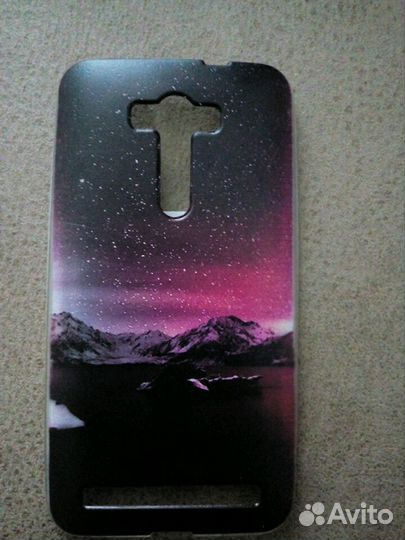 Чехол на телефон