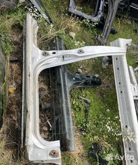 Порог правый Honda Capa