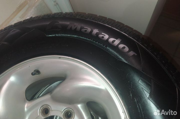 4 колеса для джипа 265/70 R15 на литых дисках