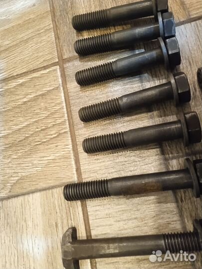 Болты крепления двс с кпп от Audi 100, 200 C3