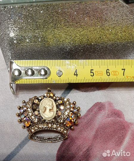 Брошь корона