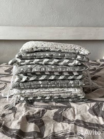 Детская кроватка с маятником