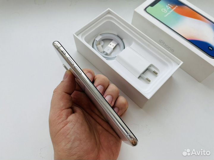 iPhone X, 64 ГБ