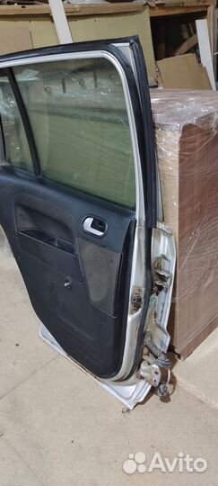 Задняя левая дверь на форд фьюжн рестайлинг