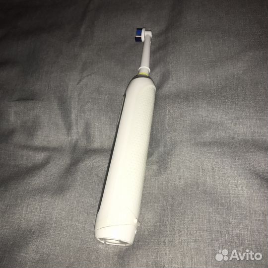 Электрическая зубная щётка Oral-B Genius 9000