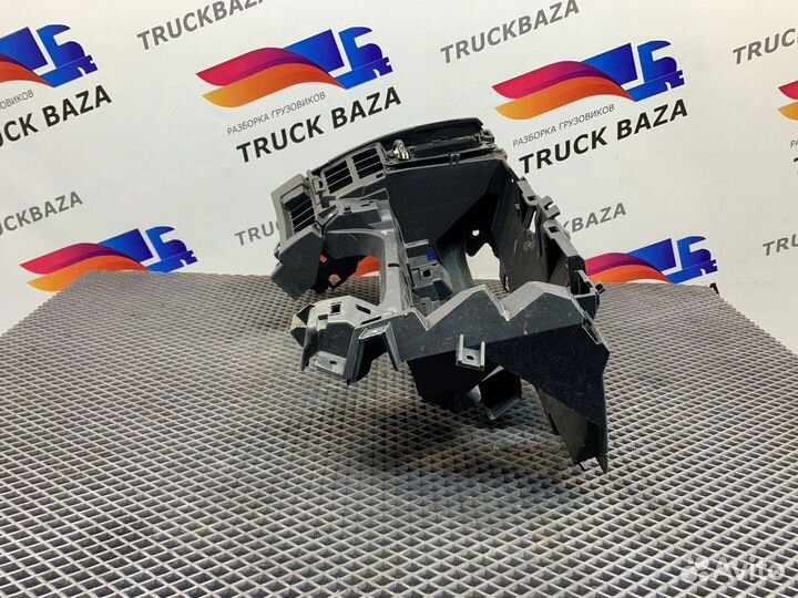 5010563820 Консоль панели приборов левая