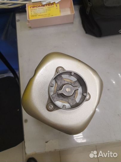 Чаша с лопаткой для хлебопечки Redmond (б/у)