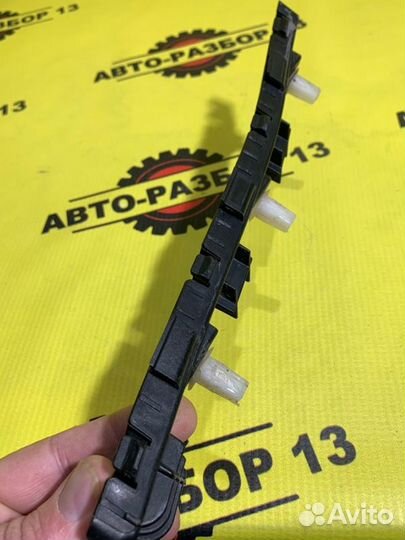 Направляющая бампера задняя левая Kia Rio 3 QB