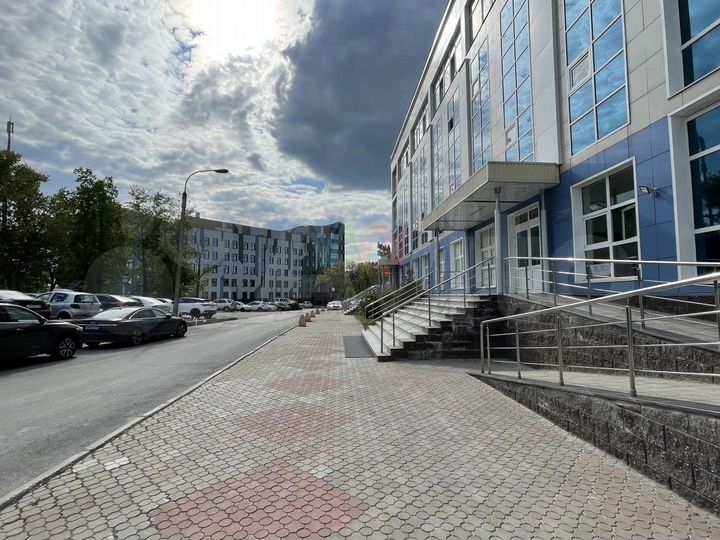 Офисное здание 4 этажа 2959 м2 на Менделеева 134/4