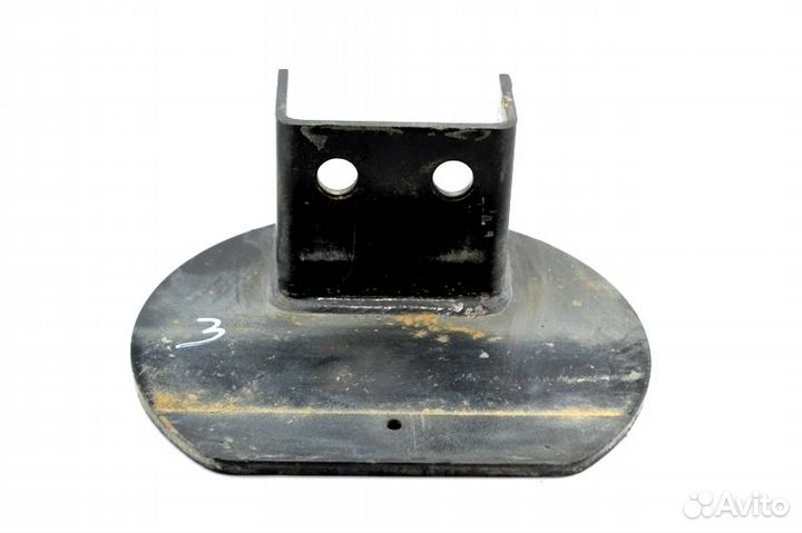 Крышка пневмобаллона вспомогательного моста, левая