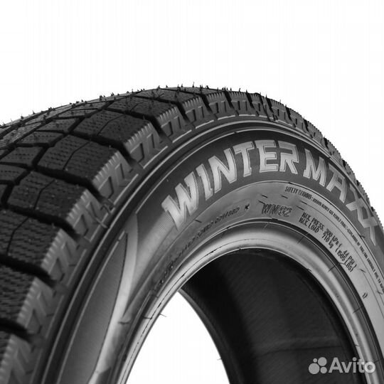 Dunlop Winter Maxx WM02 215/50 R17 95T