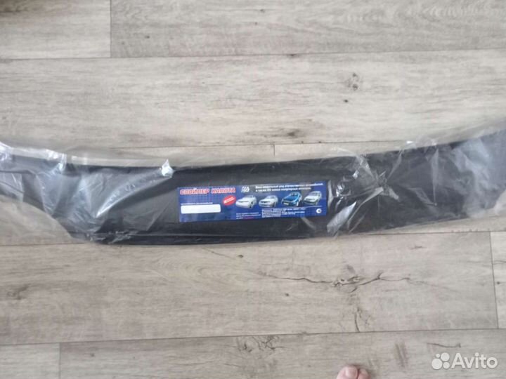 Спойлер капота