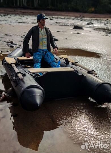 Модель лодка для трофи