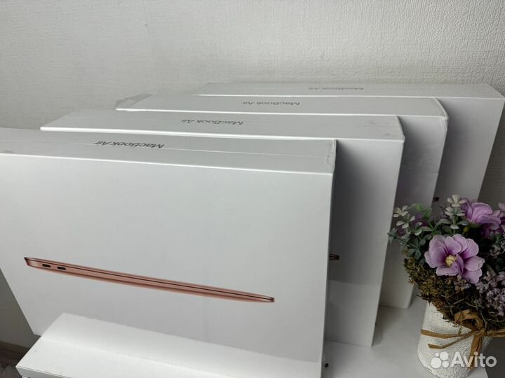 MacBook Air M1 8/256 Gold