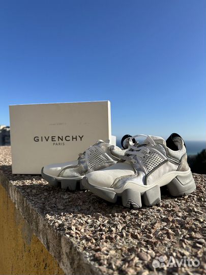 Givenchy кроссовки женские