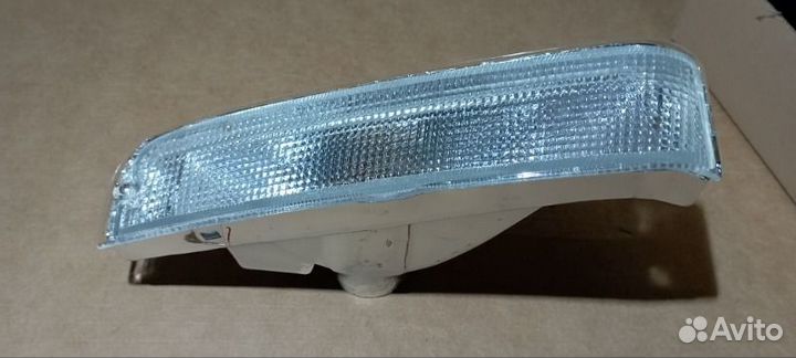 Поворотники 2 шт Nissan Serena 92-96