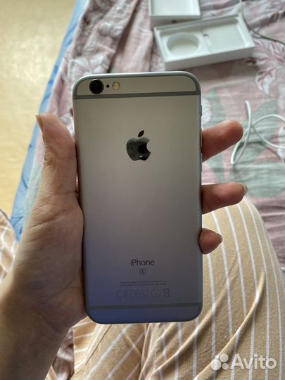 Телефон iPhone 6s