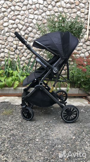 Прогулочная коляска с перекидной ручкой