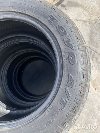 Toyo Open Country A/T Plus 235/65 R17
