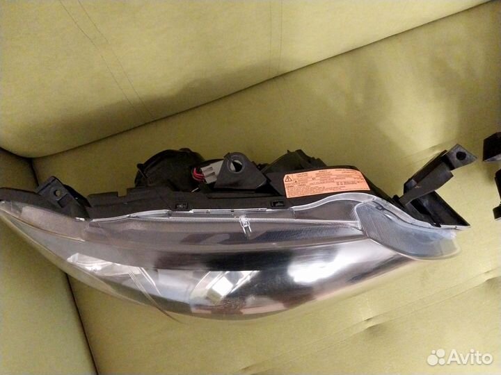 Фары головного света Subaru Impreza WRX STI