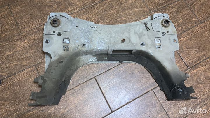 Подрамник передний Renault Megane 2