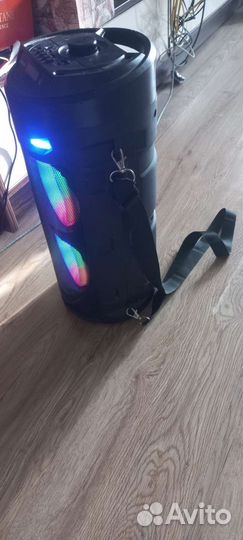 Музыкальная колонка с блютузом и караоке