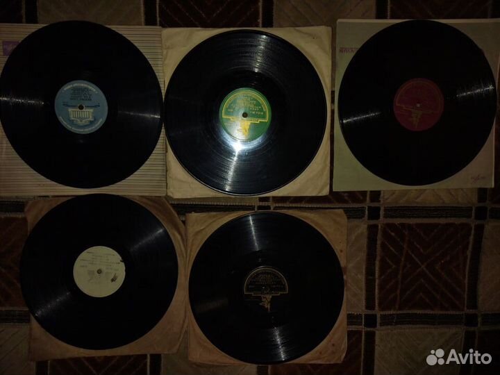Очень старые виниловые пластинки 40-50 годов