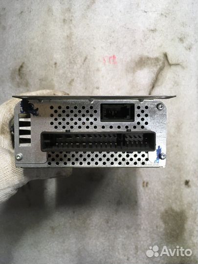 Усилитель акустической системы (Audi A6)