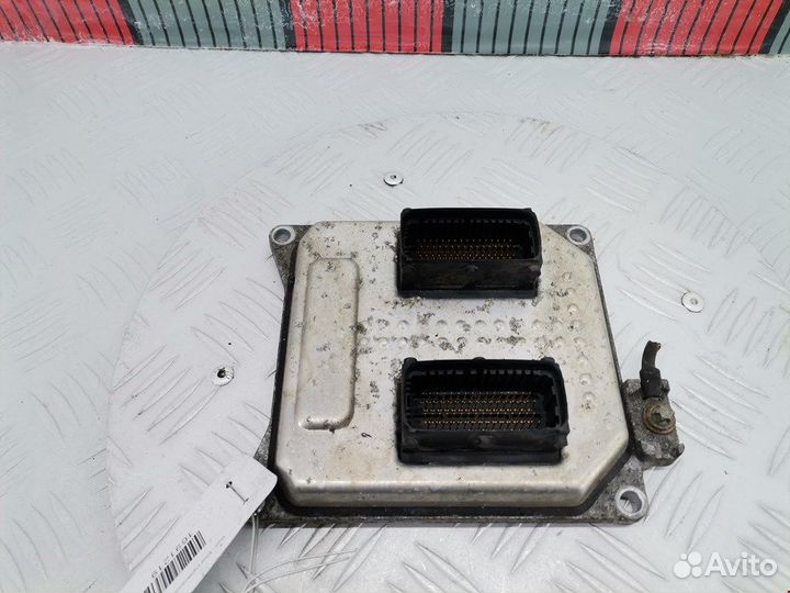 Блок управления двигателем для Opel Zafira B