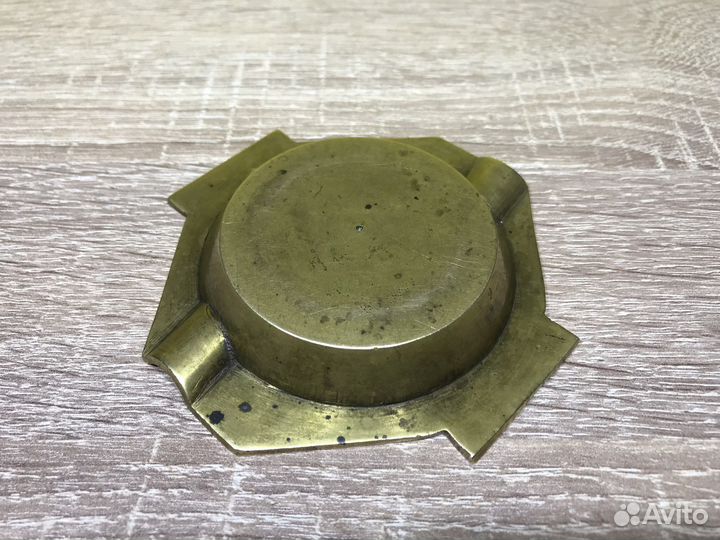 Б.898 Пепельница латунь